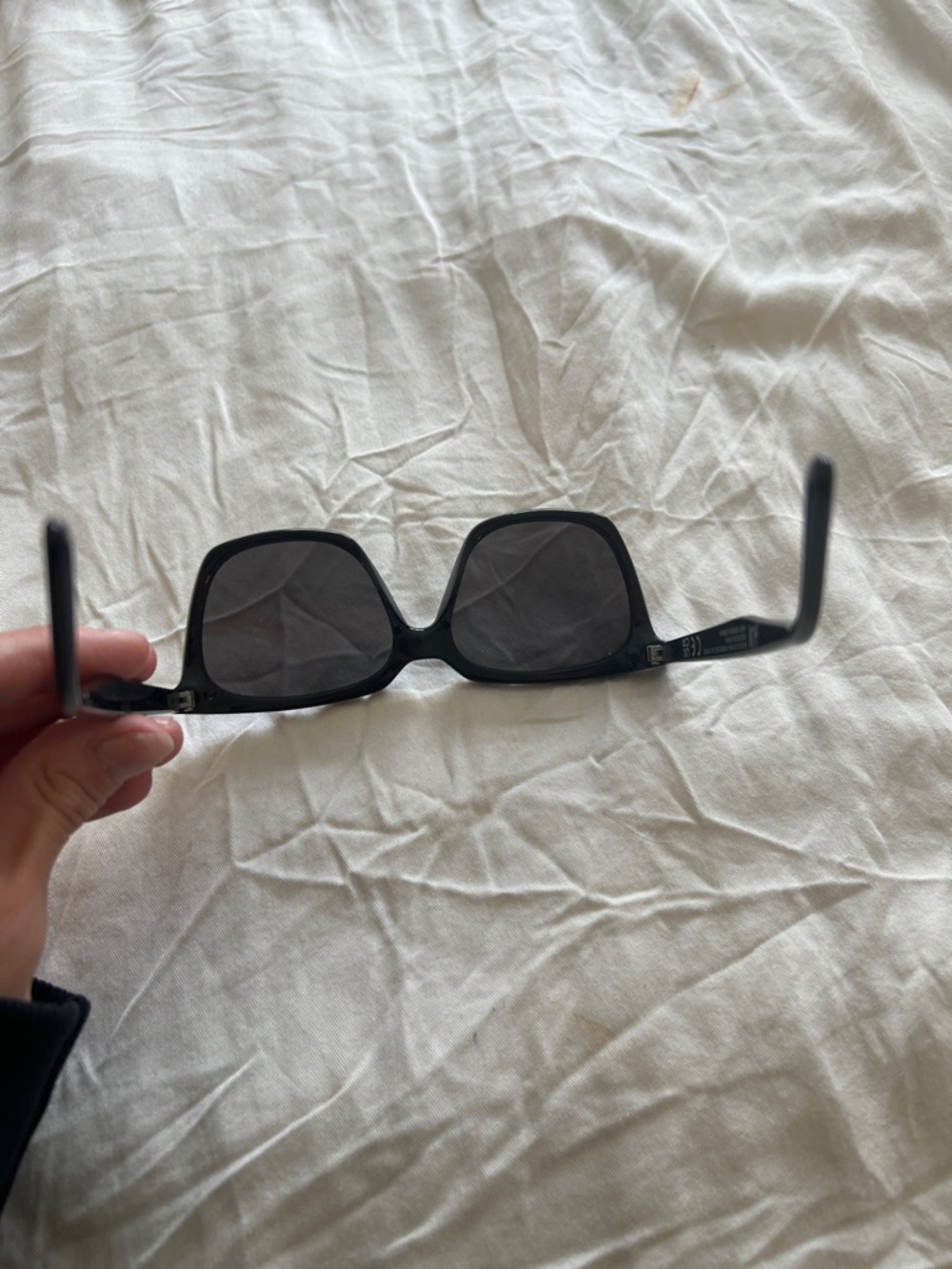 H&M Black Oversized Square Sunglasses - Picture 4 of 11